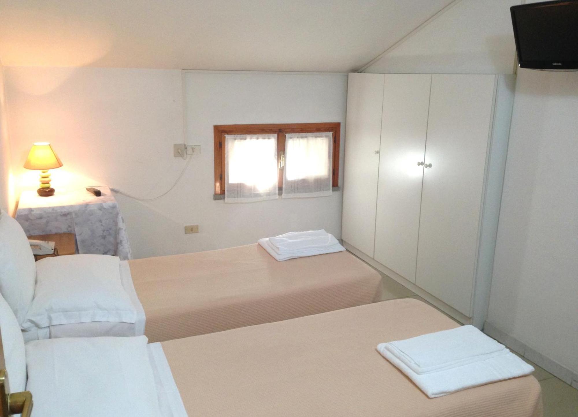 Albergo Romagna 프라타 테르메 객실 사진